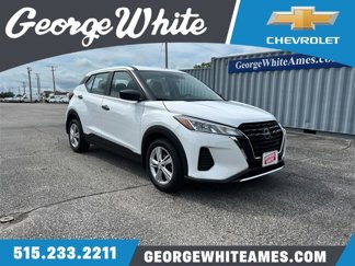 Used 2023 Nissan Kicks S image 1
