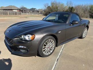 Used 2018 FIAT 124 Spider Classica w/ Technology & Siriusxm Group image 1