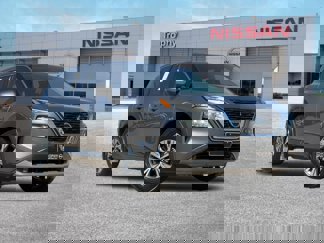 Used 2021 Nissan Rogue SV image 1
