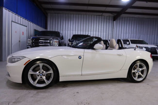Used 2011 BMW Z4 sDrive30i image 1