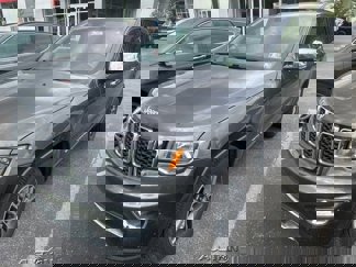Used 2017 Jeep Grand Cherokee Limited w/ Trailer Tow Group IV image 1