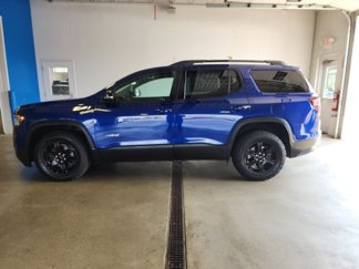 Used 2023 GMC Acadia AT4 image 1