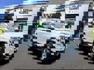 Used 2023 GMC Terrain SLE w/ Driver Convenience Package image 1
