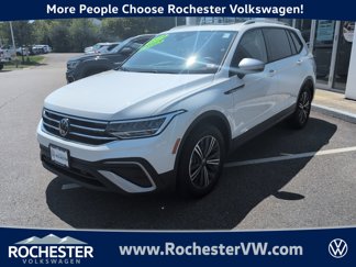 Used 2024 Volkswagen Tiguan SE image 1