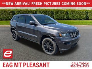 Used 2020 Jeep Grand Cherokee Altitude image 1