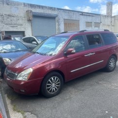 Used 2011 Kia Sedona EX w/ Luxury Pkg image 1