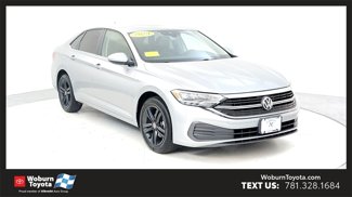 Used 2024 Volkswagen Jetta SE image 1