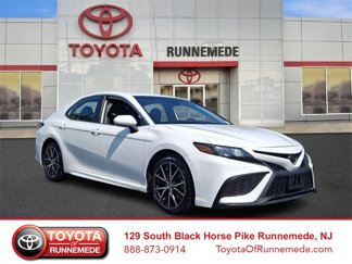 Certified 2021 Toyota Camry SE image 1