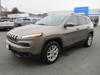 Used 2017 Jeep Cherokee Latitude w/ Comfort/Convenience Group image 1