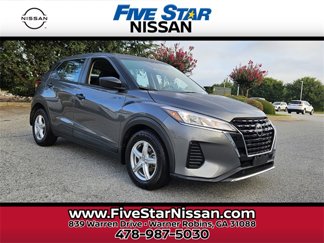 Used 2022 Nissan Kicks S image 1