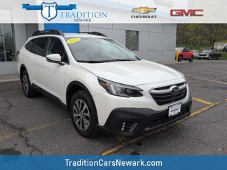 Used 2022 Subaru Outback Premium image 1