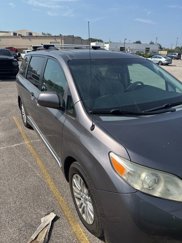 Used 2011 Toyota Sienna LE image 1
