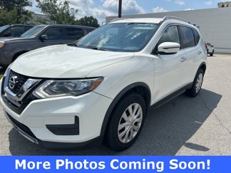 Used 2017 Nissan Rogue S image 1