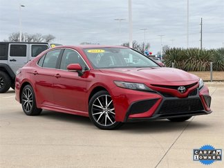 Used 2023 Toyota Camry SE image 1