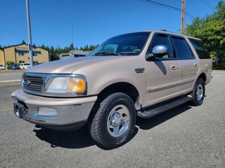 Used 1998 Ford Expedition XLT image 1