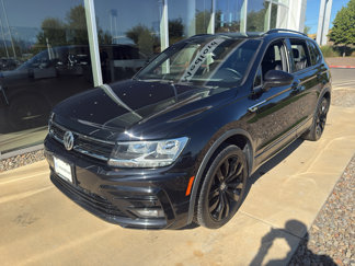 Used 2021 Volkswagen Tiguan SE R-Line image 1