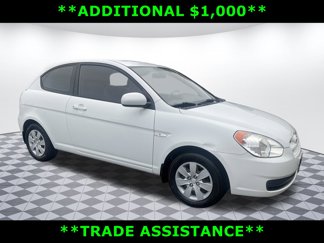 Used 2010 Hyundai Accent GS image 1