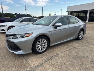 Used 2019 Toyota Camry LE image 1