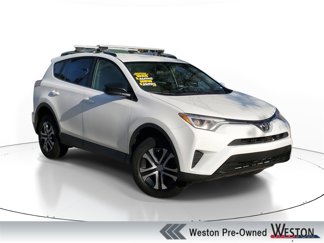 Used 2016 Toyota RAV4 LE image 1