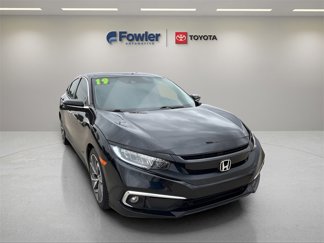 Used 2019 Honda Civic Touring image 1