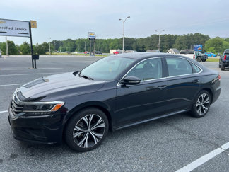 Used 2021 Volkswagen Passat 2.0T SE image 1