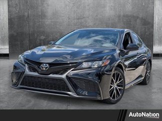 Used 2021 Toyota Camry SE image 1