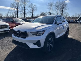 New 2025 Volvo XC40 B5 Core w/ Climate Package image 1