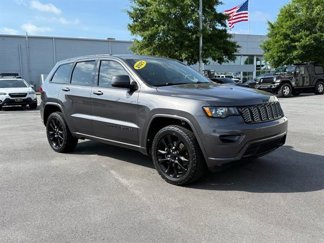 Used 2021 Jeep Grand Cherokee Laredo X image 1