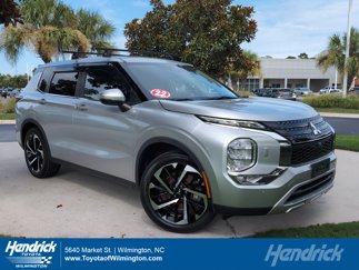 Used 2022 Mitsubishi Outlander SE image 1