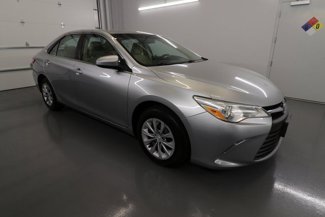 Used 2015 Toyota Camry LE image 1