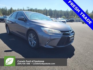 Used 2016 Toyota Camry SE image 1