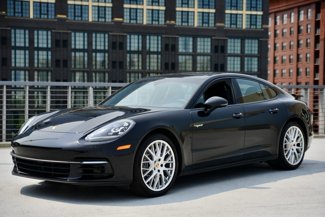 Used 2018 Porsche Panamera 4 image 1