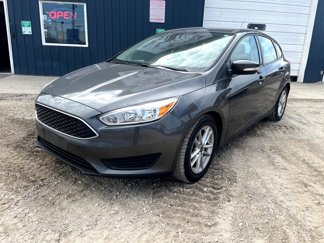 Used 2016 Ford Focus SE w/ SE Power Seat Package image 1