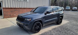 Used 2018 Jeep Grand Cherokee Laredo image 1