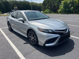 Used 2023 Toyota Camry SE image 1