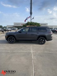 New 2025 Jeep Grand Cherokee L Laredo image 1