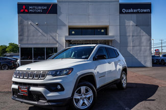 Used 2022 Jeep Compass Latitude image 1