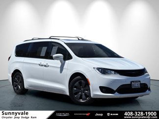 Used 2019 Chrysler Pacifica Limited w/ Advanced Safetytec Group image 1