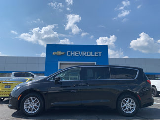 Used 2023 Chrysler Voyager LX image 1