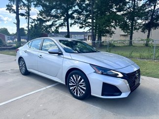Used 2023 Nissan Altima 2.5 SV video 1