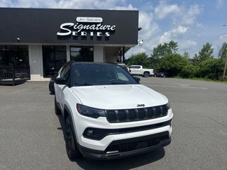 Used 2023 Jeep Compass Altitude w/ Sun and Sound Group image 1