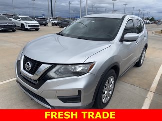 Used 2017 Nissan Rogue S image 1
