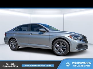 Certified 2024 Volkswagen Jetta SE image 1