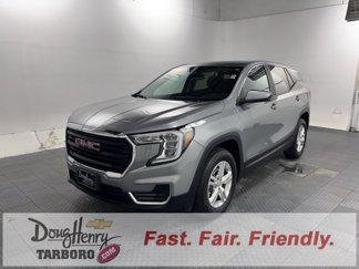 Used 2024 GMC Terrain SLE image 1