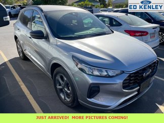Used 2023 Ford Escape ST-Line image 1