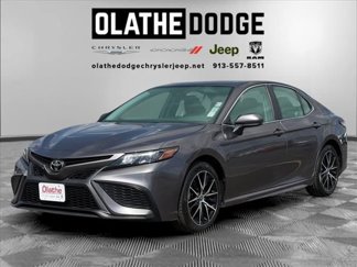 Used 2021 Toyota Camry SE image 1