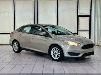 Used 2016 Ford Focus SE image 1