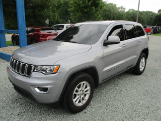 Used 2019 Jeep Grand Cherokee Laredo image 1