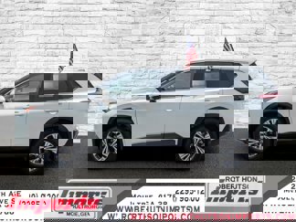 Used 2021 Nissan Rogue SV image 1