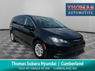 Used 2023 Chrysler Voyager LX image 1